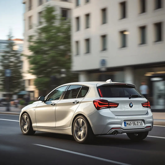 BMW Série 1 E87 Essence 116i en profil urbain