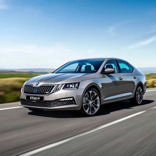 Skoda Octavia IV Diesel 2.0 TDI sur une route panoramique