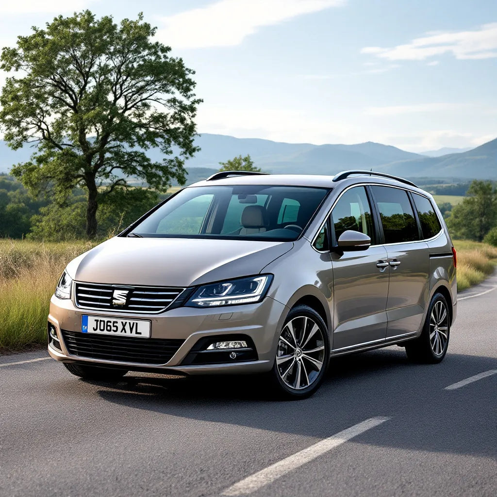 Seat Alhambra II Diesel garé sur une route panoramique